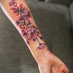 Фото женского цветного рисунка тату 09.01.2021 №1453 -color female tattoo- tatufoto.com