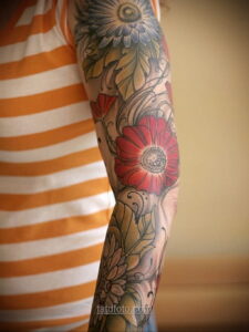 Фото женского цветного рисунка тату 09.01.2021 №1459 -color female tattoo- tatufoto.com