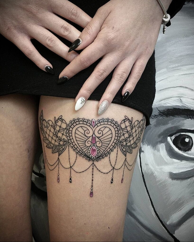 Фото интересного рисунка татуировки 08.01.2021 №1127 -interesting tattoo- tatufoto.com
