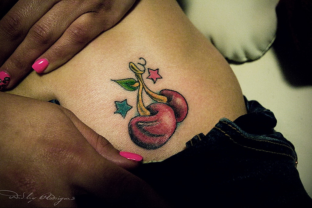 Фото тату вишня 07.01.2021 №1050 -cherry tattoo- tatufoto.com