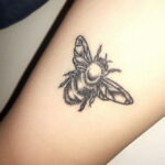 Фото тату мохнатый полосатый шмель 03.01.2021 №006 -bumblebee tattoo- tatufoto.com
