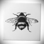 Фото тату мохнатый полосатый шмель 03.01.2021 №008 -bumblebee tattoo- tatufoto.com