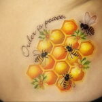 Фото тату мохнатый полосатый шмель 03.01.2021 №016 -bumblebee tattoo- tatufoto.com