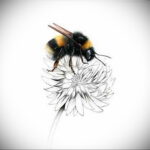 Фото тату мохнатый полосатый шмель 03.01.2021 №058 -bumblebee tattoo- tatufoto.com