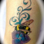 Фото тату мохнатый полосатый шмель 03.01.2021 №086 -bumblebee tattoo- tatufoto.com