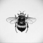 Фото тату мохнатый полосатый шмель 03.01.2021 №099 -bumblebee tattoo- tatufoto.com