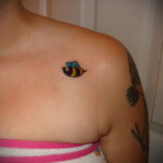 Фото тату мохнатый полосатый шмель 03.01.2021 №126 -bumblebee tattoo- tatufoto.com