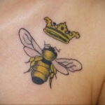 Фото тату мохнатый полосатый шмель 03.01.2021 №183 -bumblebee tattoo- tatufoto.com
