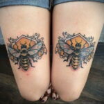 Фото тату мохнатый полосатый шмель 03.01.2021 №190 -bumblebee tattoo- tatufoto.com