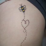Фото тату мохнатый полосатый шмель 03.01.2021 №206 -bumblebee tattoo- tatufoto.com