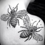 Фото тату мохнатый полосатый шмель 03.01.2021 №219 -bumblebee tattoo- tatufoto.com
