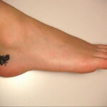 Фото тату мохнатый полосатый шмель 03.01.2021 №225 -bumblebee tattoo- tatufoto.com