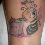 Фото тату мохнатый полосатый шмель 03.01.2021 №235 -bumblebee tattoo- tatufoto.com