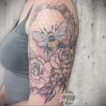 Фото тату мохнатый полосатый шмель 03.01.2021 №252 -bumblebee tattoo- tatufoto.com