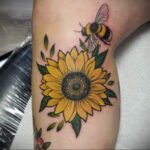 Фото тату мохнатый полосатый шмель 03.01.2021 №265 -bumblebee tattoo- tatufoto.com
