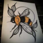 Фото тату мохнатый полосатый шмель 03.01.2021 №283 -bumblebee tattoo- tatufoto.com
