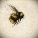 Фото тату мохнатый полосатый шмель 03.01.2021 №305 -bumblebee tattoo- tatufoto.com