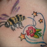 Фото тату мохнатый полосатый шмель 03.01.2021 №317 -bumblebee tattoo- tatufoto.com