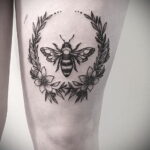 Фото тату мохнатый полосатый шмель 03.01.2021 №344 -bumblebee tattoo- tatufoto.com