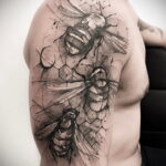 Фото тату мохнатый полосатый шмель 03.01.2021 №378 -bumblebee tattoo- tatufoto.com