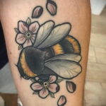 Фото тату мохнатый полосатый шмель 03.01.2021 №457 -bumblebee tattoo- tatufoto.com