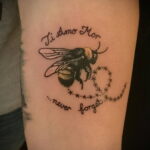 Фото тату мохнатый полосатый шмель 03.01.2021 №537 -bumblebee tattoo- tatufoto.com