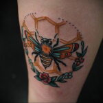 Фото тату мохнатый полосатый шмель 03.01.2021 №549 -bumblebee tattoo- tatufoto.com