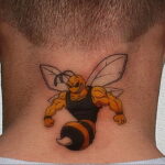 Фото тату мохнатый полосатый шмель 03.01.2021 №552 -bumblebee tattoo- tatufoto.com