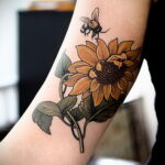 Фото тату мохнатый полосатый шмель 03.01.2021 №556 -bumblebee tattoo- tatufoto.com