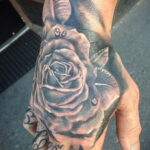Фото тату роза на руке 25.01.2021 №0028 - rose tattoo on hand - tatufoto.com