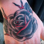 Фото тату роза на руке 25.01.2021 №0034 - rose tattoo on hand - tatufoto.com