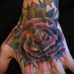 Фото тату роза на руке 25.01.2021 №0035 - rose tattoo on hand - tatufoto.com