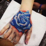 Фото тату роза на руке 25.01.2021 №0052 - rose tattoo on hand - tatufoto.com