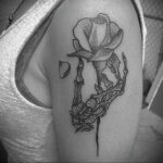 Фото тату роза на руке 25.01.2021 №0059 - rose tattoo on hand - tatufoto.com