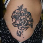 Фото тату с черной розой 25.01.2021 №0022 - black rose tattoo - tatufoto.com