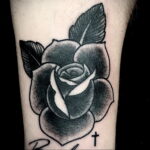 Фото тату с черной розой 25.01.2021 №0024 - black rose tattoo - tatufoto.com