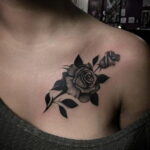 Фото тату с черной розой 25.01.2021 №0043 - black rose tattoo - tatufoto.com