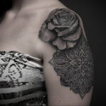 Фото тату с черной розой 25.01.2021 №0051 - black rose tattoo - tatufoto.com