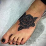 Фото тату с черной розой 25.01.2021 №0053 - black rose tattoo - tatufoto.com