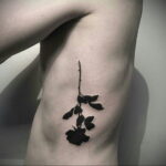 Фото тату с черной розой 25.01.2021 №0064 - black rose tattoo - tatufoto.com