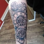 Фото тату часы для мужчины 19.01.2021 №0012 -tattoo clock for men-tatufoto.com