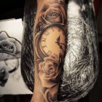 Фото тату часы для мужчины 19.01.2021 №0025 -tattoo clock for men-tatufoto.com