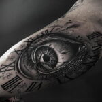 Фото тату часы и глаз 19.01.2021 №0003 -eye tattoo clock-tatufoto.com
