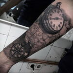 Фото тату часы и компас 17.01.2021 №0005 -clock and compass tattoo-tatufoto.com