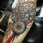 Фото тату часы и компас 17.01.2021 №0009 -clock and compass tattoo-tatufoto.com