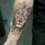 Фото тату часы и лев 19.01.2021 №0054 -lion clock tattoo-tatufoto.com