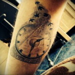 Фото тату часы и пирамида 19.01.2021 №0011 - tattoo clock - tatufoto.com