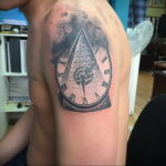 Фото тату часы и пирамида 19.01.2021 №0014 - tattoo clock - tatufoto.com