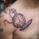 Фото тату часы на груди 17.01.2021 №0005 -clock tattoo on chest-tatufoto.com