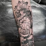Фото тату часы на предплечье 19.01.2021 №0028 -forearm clock tattoo-tatufoto.com